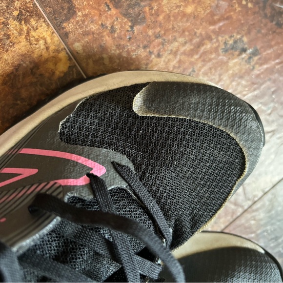 Youth Girls New Balance - Picture 2 of 3